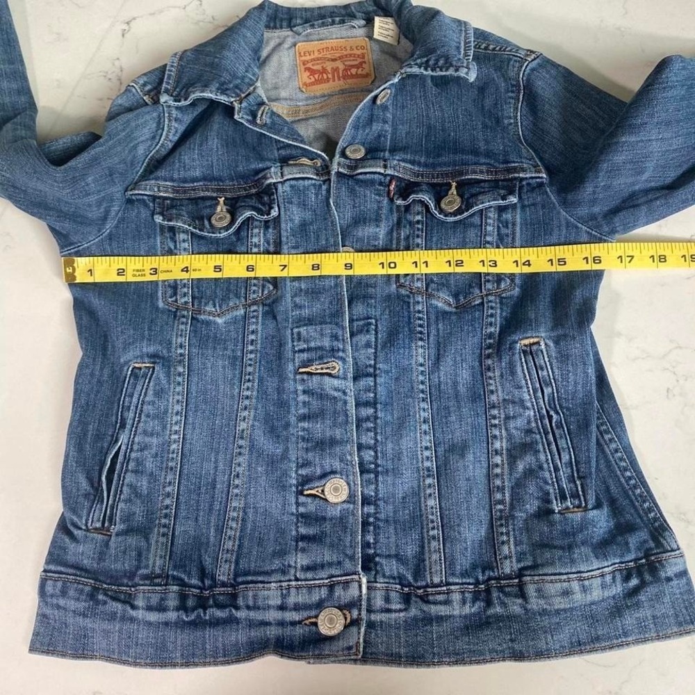 Levi's Trucker Denim Jacket Distressed Vintage Wash Women's Size small - Picture 5 of 8